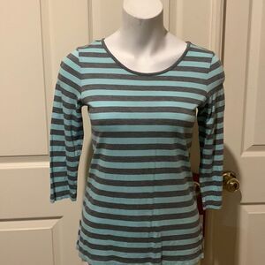 Tommy Bahama relax edition top. Small